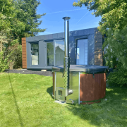 Jacuzzi Oasis – idealny wybór dla osób ceniących komfort, zdrowie i stylowy design w ogrodzie