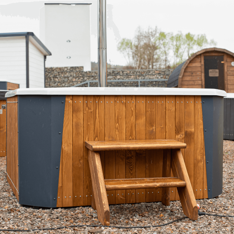 Ocieplone pianą jacuzzi KURU utrzymuje wodę ciepłą dłużej i oszczędza energię