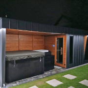 Kompleks SPA przystosowany do użytku komercyjnego i domowego.