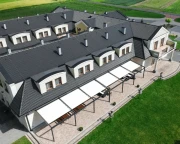 Pergola Portofino 2,6×6 w aranżacji restauracyjnej – funkcjonalna strefa wypoczynkowa dla gości