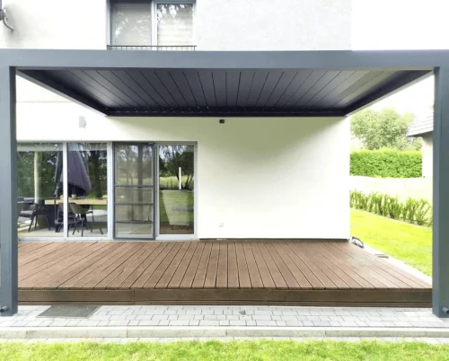 Pergola ogrodowa Toscana z regulowanymi lamelami dachowymi – komfort i ochrona przed zmianami pogody