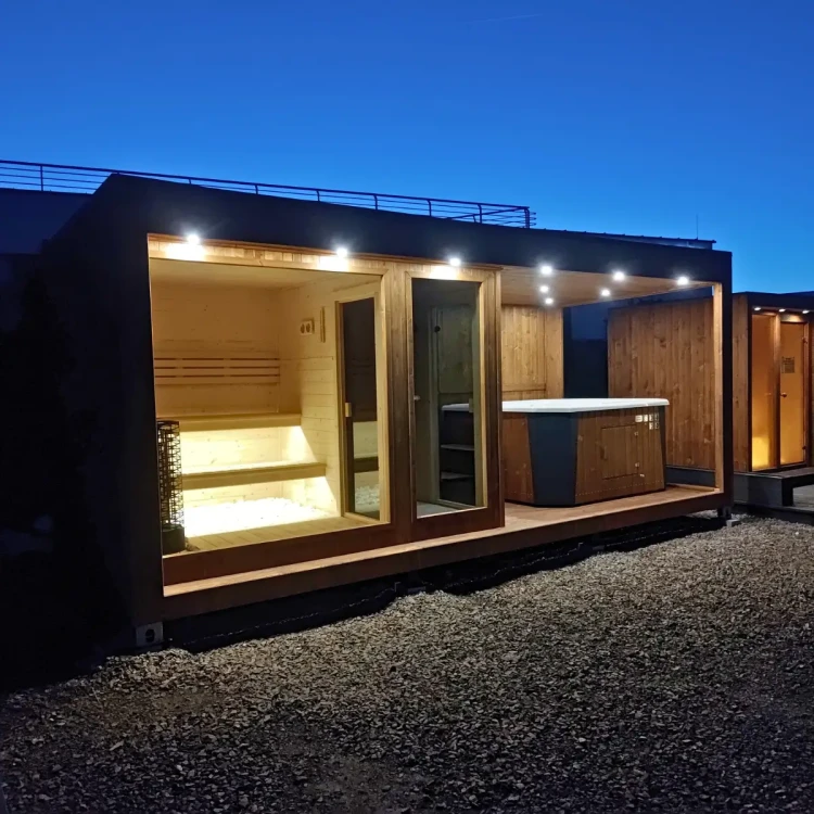Duża sauna producenta Mokko – wymiary 6x2,5 m z przeszkleniem