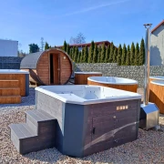 Nowoczesne jacuzzi ogrodowe o wymiarach 193x200 cm z pełnym wyposażeniem