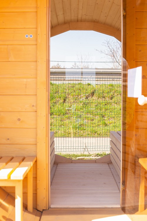 sauna_z_przeszklona_sciana