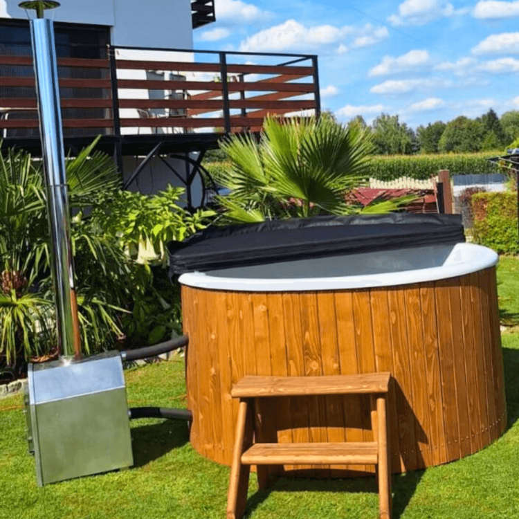 Okrągłe jacuzzi z kompozytowym wkładem i pokrywą termiczną - oszczędność energii i długi czas utrzymania ciepła