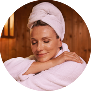 Grafika inspirowana domowym SPA – odprężenie, ciepło i spokój z jacuzzi i sauną